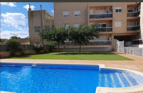 1 bajo con 2 Terrazas piscina y jardin - Foto 1