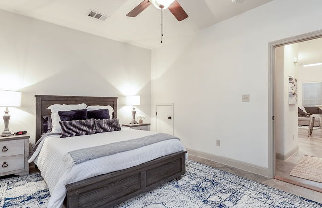 Upstay - Govalle Get-a-way - Photo 11