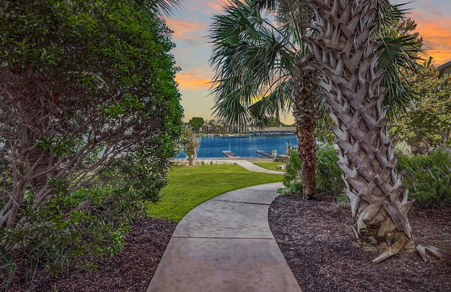 Luxury Waterfront Condo W/pool & Views! - Foto 20