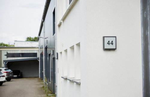 R B Apartment Hamburg Comfort am Flughafen für 1-5 Personen - ideal für Geschäftsreisende und Familien - Küche - Smart TV - Waschtrockner - kostenloser Parkplatz - Foto 36