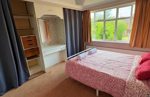 6-Beds, Private Road, Beautiful Garden - Foto 10