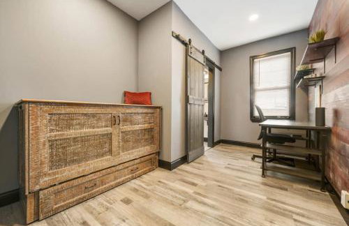 HostWise Stays - Prime Location in Lawrenceville, Exposed Brick 2BR Home - Foto 29