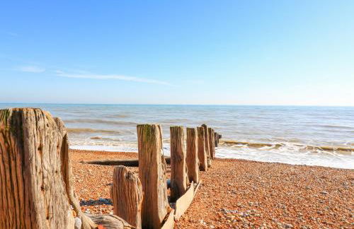 Bucket and Spades- Right on the Beach - Foto 57