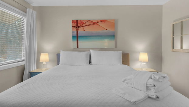 1/2 Mile to the Beach at Sandestin + Pool: Lake Views at Beachwalk Villas - Foto 4, Habitación