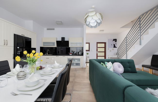 Apartment With Pool by Renters Prestige - Photo 22