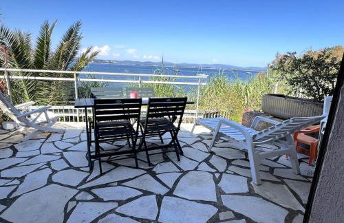 La Madrague Waterfront Cottage - Foto 1