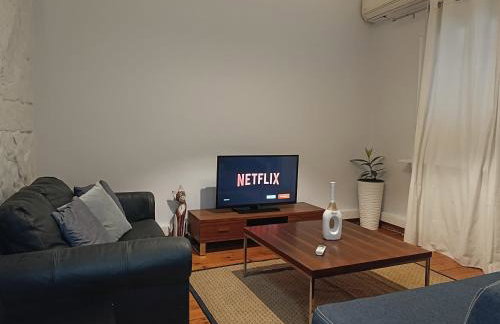 The House Thessaloniki - Charming Central with Private Courtyard - Easy Parking - 300m from University - Foto 10