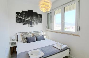 NEW! Top apartment, Split view from above - Foto 1