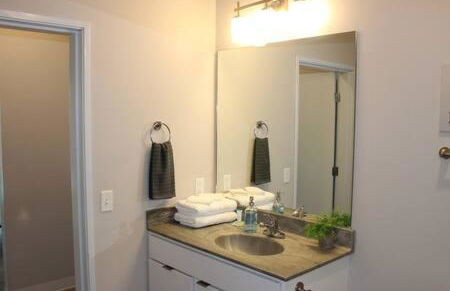 Onsite coffee bar just mins to Jack Thrice Stadium - Foto 22