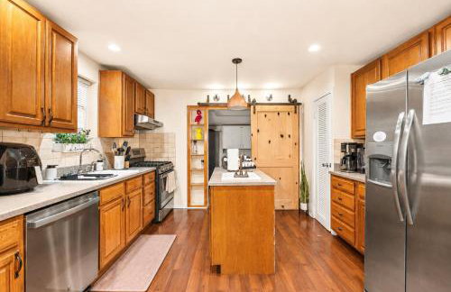 2 Homes • Hot Tubs x2 • Heated Pool • Fire Pit - Foto 23