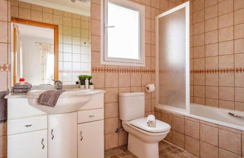 Villa Jazmin Blanca by Villa Plus - Photo 12