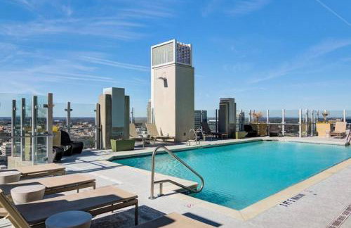 Atlanta Midtown High-Rise Condo With King Bed Free Parking and Balcony With View - Foto 16