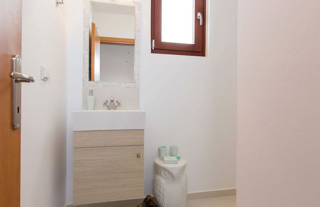 Villa in Arkadi With Pool Near the Sea - Photo 14