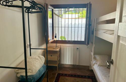 PRAGA 2 - Encantadora casa con piscina y vistas al bosque! - Foto 21