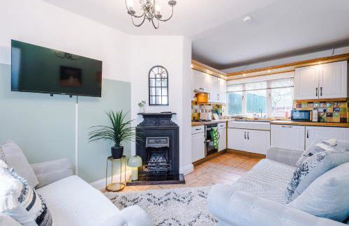 Stylish 4 Bedroom Home in Port Sunlight with 7 Beds Perfect for Business Bookings and Groups - Foto 29