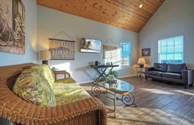 Group Getaway w/ Pool, Boat Dock 2 Homes Laguna Village Retreat by Avantstay - Foto 49