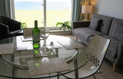 Stunning Sea Views, luxury apartment beaches & restaurants are a short walk away - Foto 28