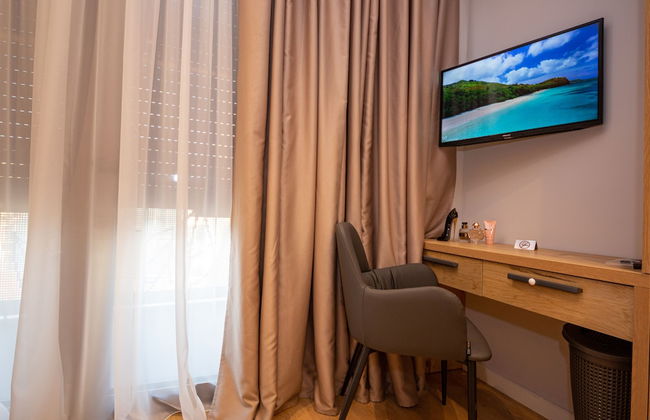 Central Chic Apartments - Photo 40