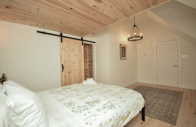 M. Hooper Downtown Luxury - Photo 3