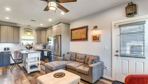 Walk to Sea Isle Beach Group Getaway with Deck! - Foto 5