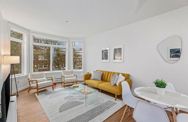 Belltown's Flower Moon - Foto 10