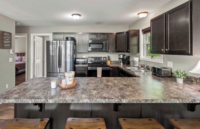 Tavern at the Woods by Avantstay Lakefront Views, Hot Tub, Firepit, Game Room - Foto 13