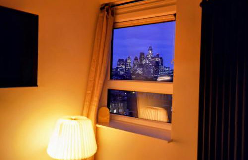 Designer Penthouse with City Views - Foto 24