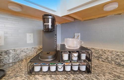 Luxury Downtown Cityview Suite Skywalk Access and Free Garage Parking - Foto 61