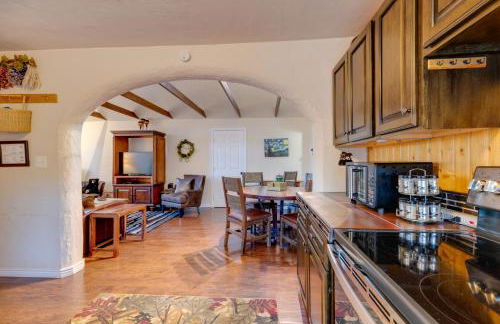 Rustic Log Cabin with Studio about 5 Mi to Pikes Peak! - Foto 11