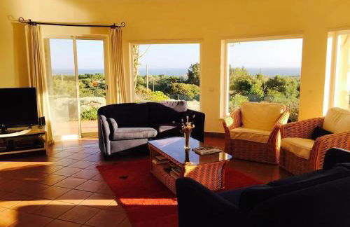 Villa with beautiful see views & spacious garden - Foto 10