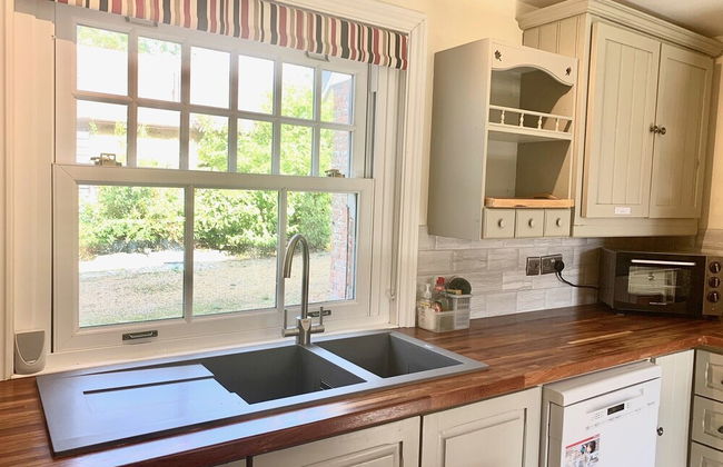 The Farmhouse - Sleeps 12 With Private Grounds - Foto 18