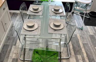 House in Drymen Village with free local health club access - Photo 4