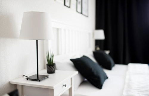 KELLER APARTMENT l 10E - Photo 10