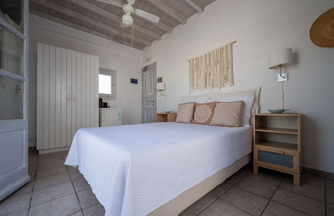 Mykonos Twins - Photo 41