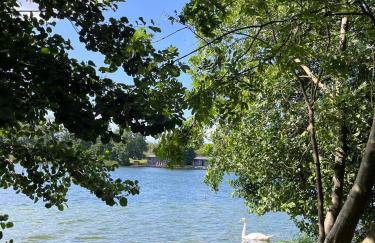 Nowoczesny wypoczynek - dom blisko jeziora i lasu - Foto 24