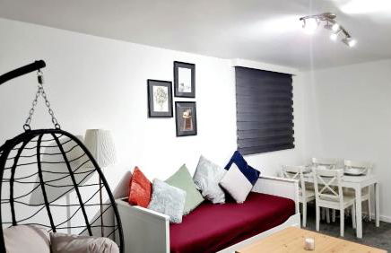 Amazing 1 bed entire flat with separate living room and kitchen in London With Free Parking - Foto 3