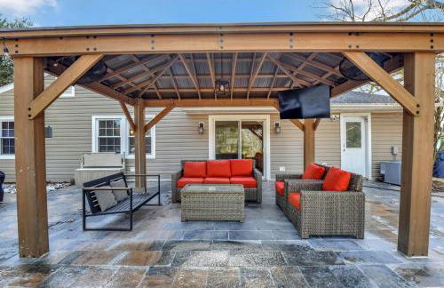 Cozy 4BR Retreat - Private backyard, Gazebo & Grill - Foto 39