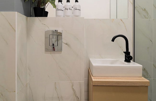 Cismigiu Park Studio - Fresh & Serene Flat with Light-Filled Interiors - Foto 15