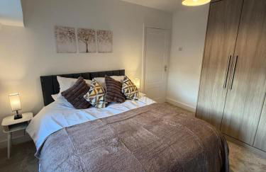 Modern 5 Bedroom Home in Solihull - Entire House - Garden - Contractors - Relocators - Family - NEC - BHX -Sleeps 9 - Foto 5