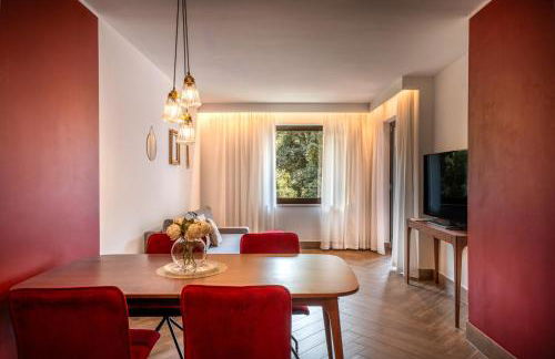 goldfinger + suites - Photo 13