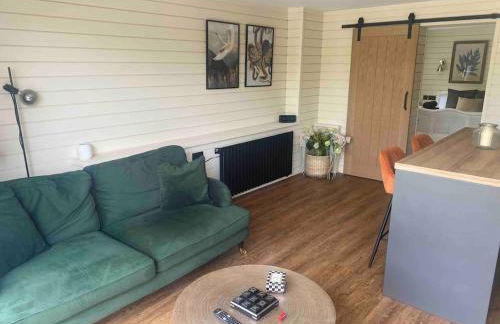 brand new cozy cabin with parking - Foto 19