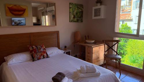 Meublé classé Carmes , entrée autonome, wifi, climatisé, petit parking privé - Foto 2, towels