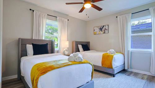 3BR Richardson Park Retreat With Deck Sleeps 11 - Foto 4