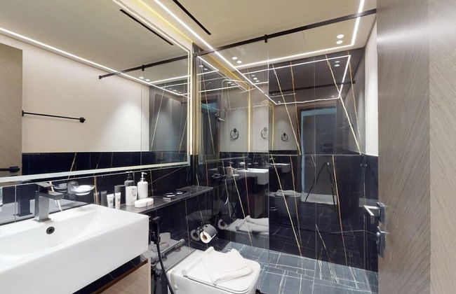 Luxury 3BR Designer Retreat with Parking - Foto 16