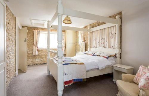 Stanton House, 6 bedroom, 5 bath - Photo 4