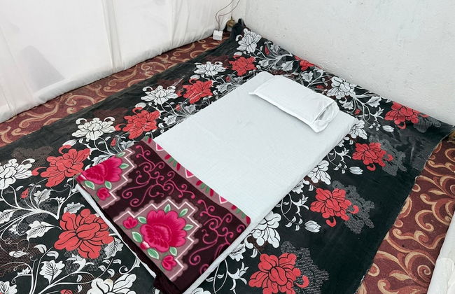 Arail Tent City Kumbh Cottage - Foto 9