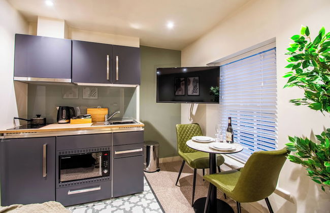 Thetford Hive - Photo 34