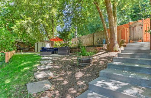 Relaxing River Retreat Near Moms Beach with Patio - Foto 40