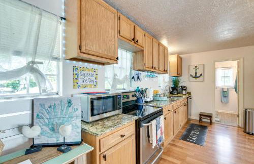 3 Mi to Boardwalk Bacliff Apartment with Hot Tub - Foto 12