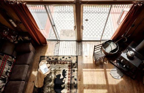 Rustic-Modern Chalet w/ Fire Pit, Deck & Views in Slanesville, WV - Foto 21